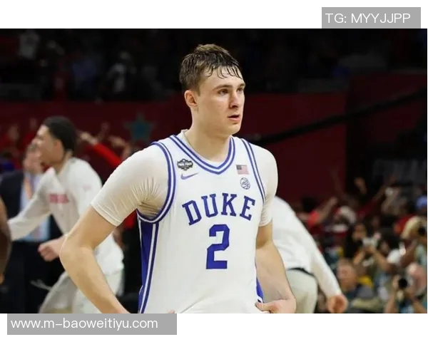 弗拉格在比赛中表现出色成为历史第二年轻的15分5板5助球员仅次于詹姆斯