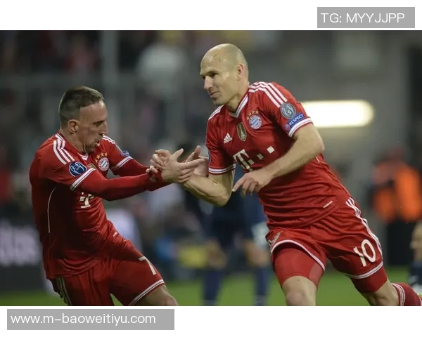 拜仁海报热身欧冠对决巴黎罗贝里小猪同框伊布小罗回忆重温