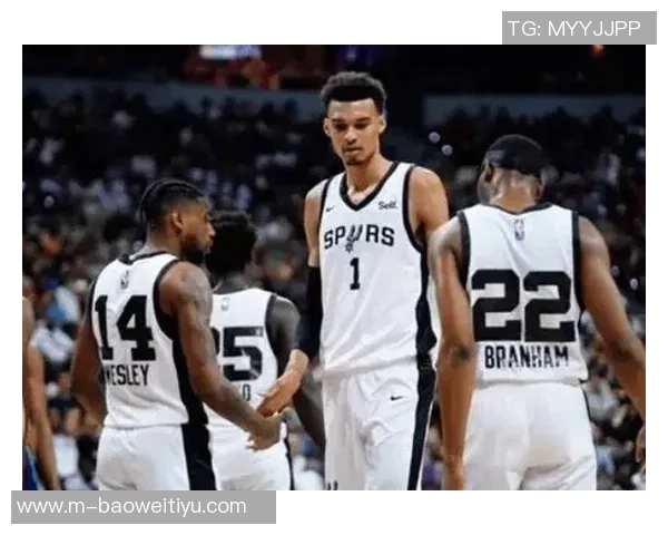 三队争锋相对马刺雷霆勇士各自克敌展现强大实力与战术较量