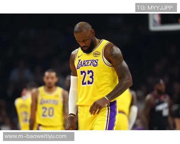 小尼克史密斯回顾湖人媒体日盛况与黄蜂时的鲜明对比